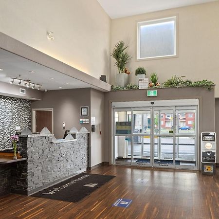 Home Inn & Suites Regina Airport Esterno foto