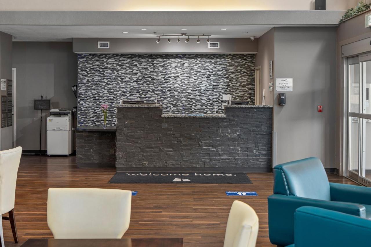 Home Inn & Suites Regina Airport Esterno foto