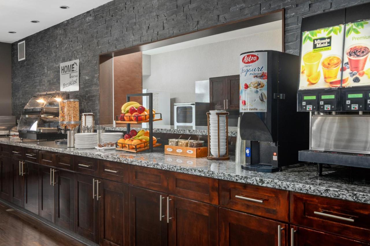 Home Inn & Suites Regina Airport Esterno foto