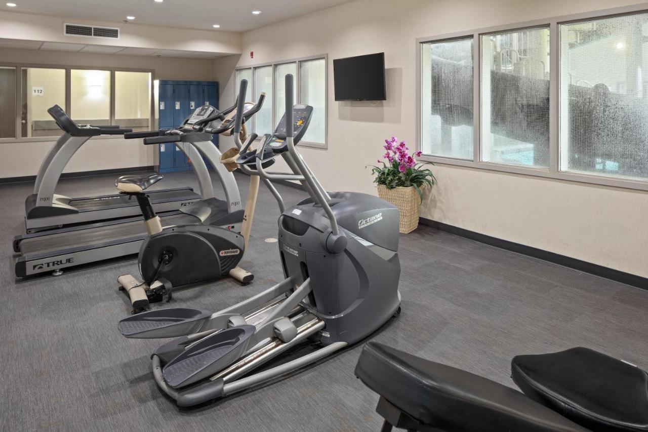 Home Inn & Suites Regina Airport Esterno foto