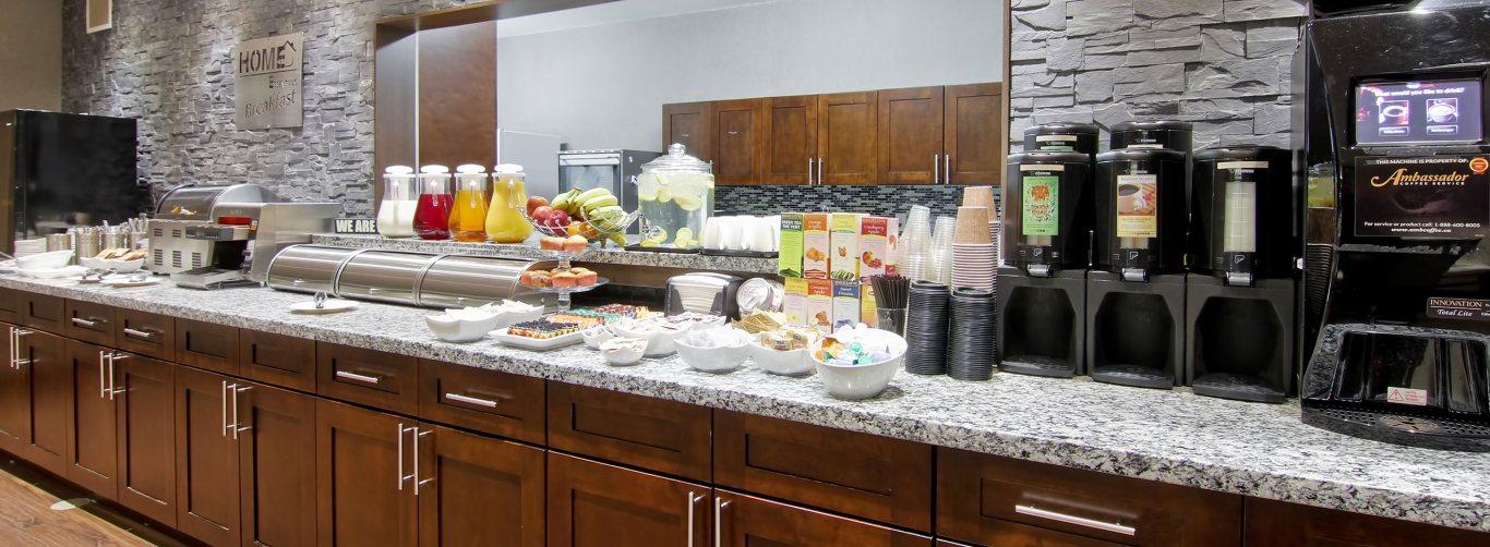 Home Inn & Suites Regina Airport Esterno foto