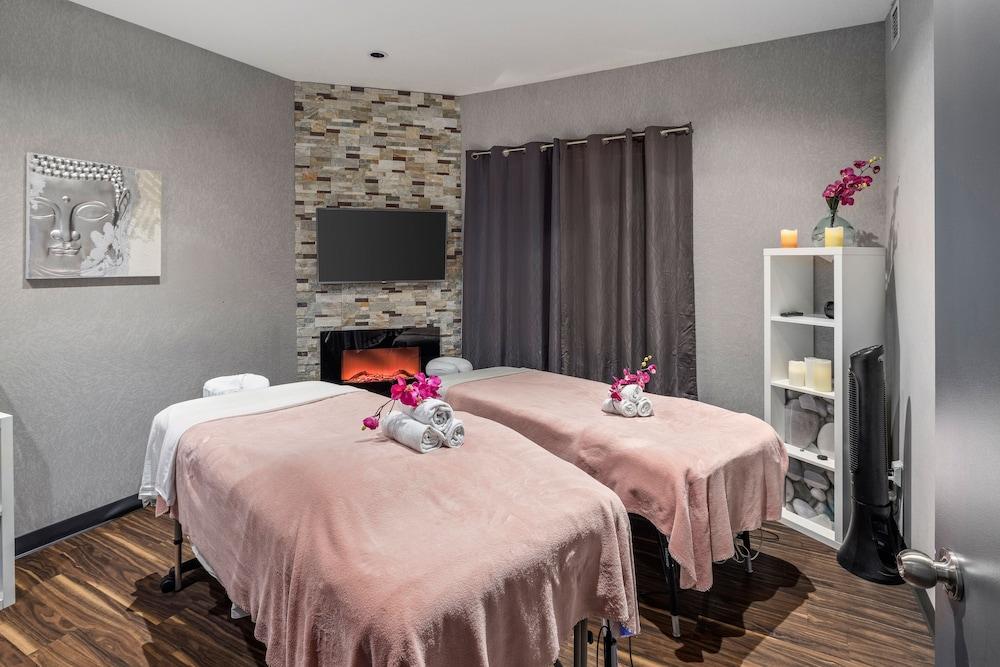 Home Inn & Suites Regina Airport Esterno foto