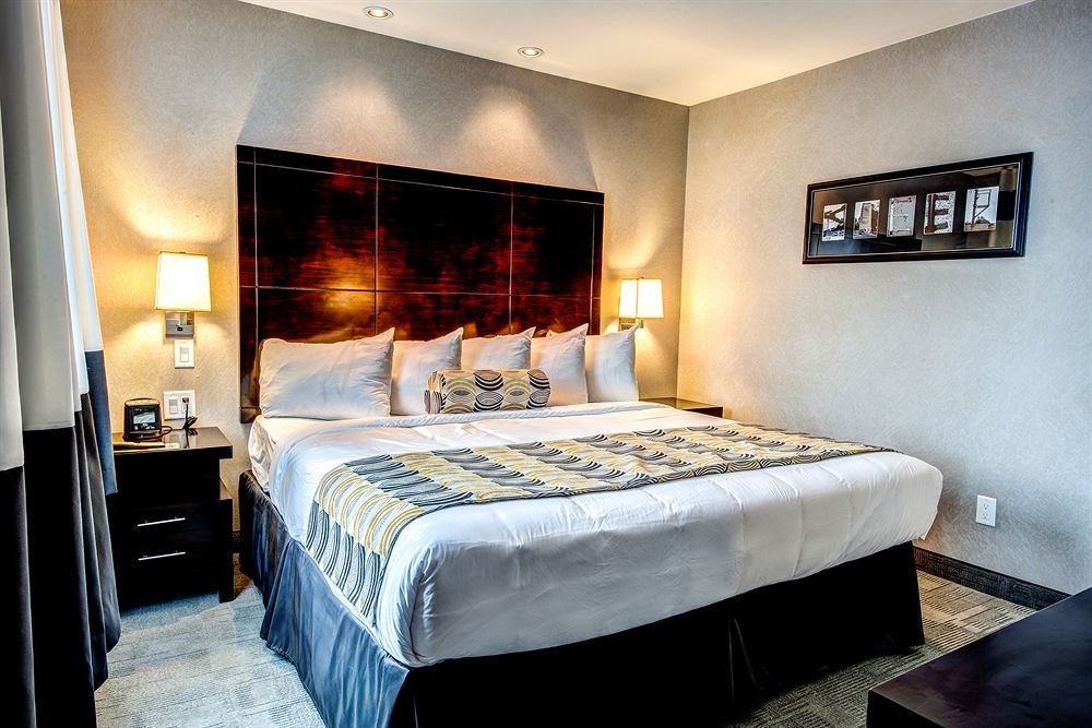 Home Inn & Suites Regina Airport Esterno foto