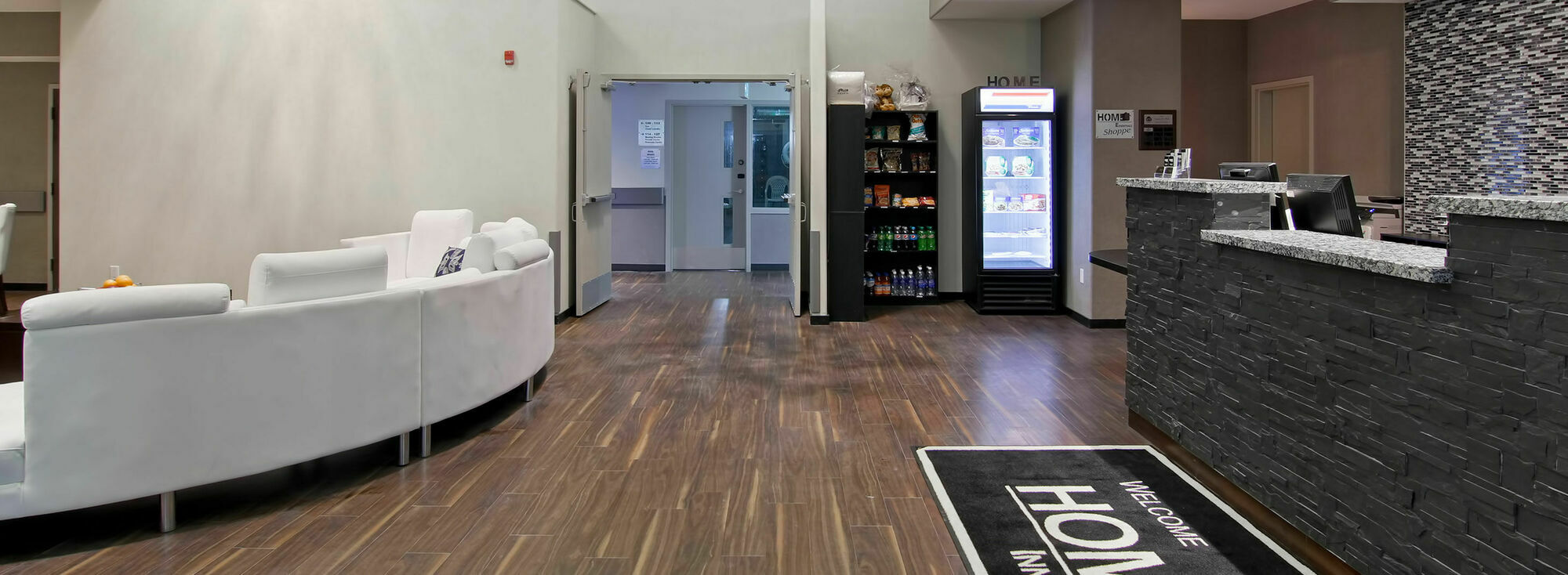 Home Inn & Suites Regina Airport Esterno foto